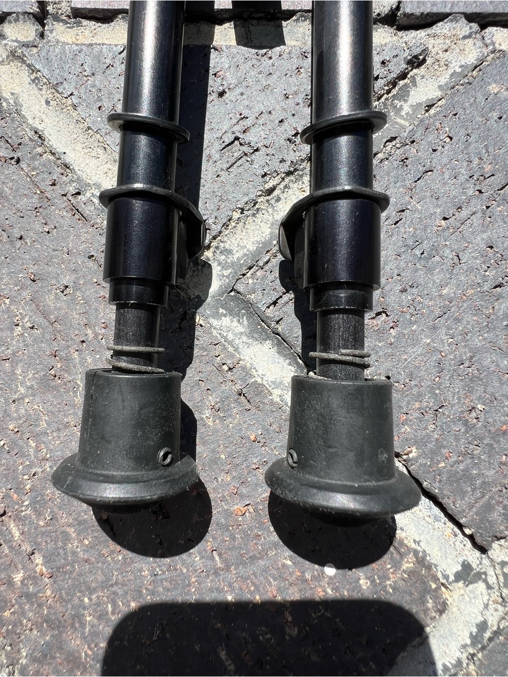 9 Inch Black Bipod for Hunting - Picture 5 of 10
